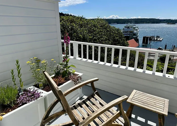 Orcas Hotel
